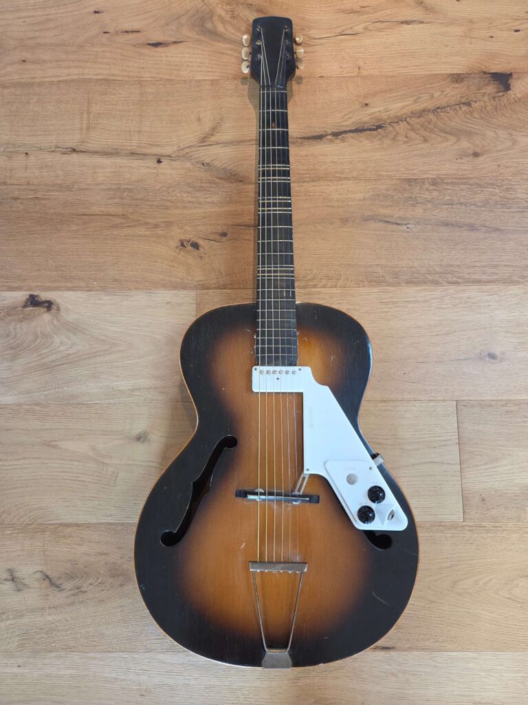 Cremona Luby Model 455 m. Egmond Pickup